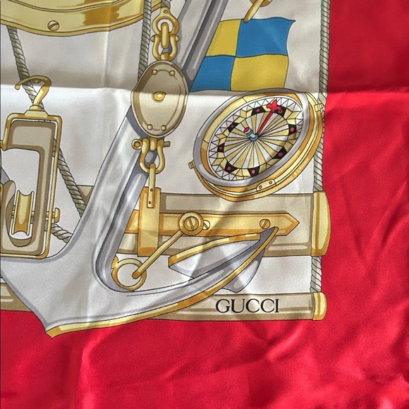 Silk NWT Gucci silk scarf - Picture 1 of 9